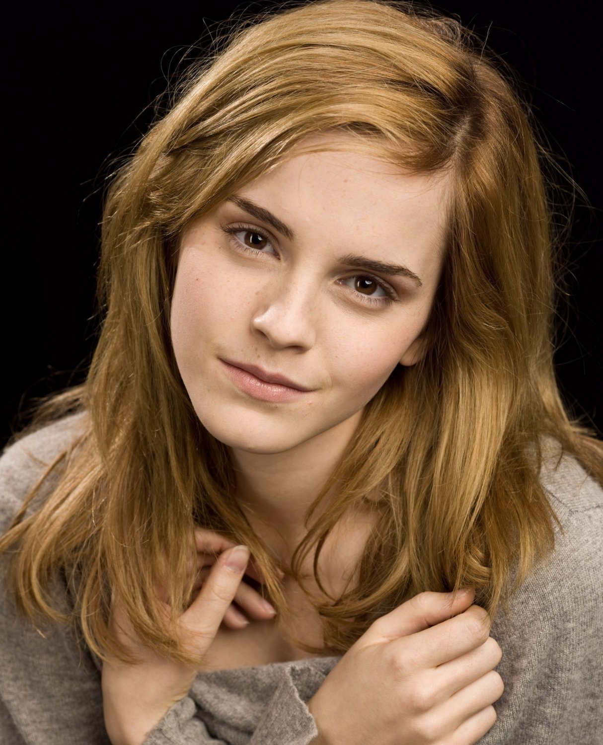 gJWnrLk7 Emma Watson 01.jpg